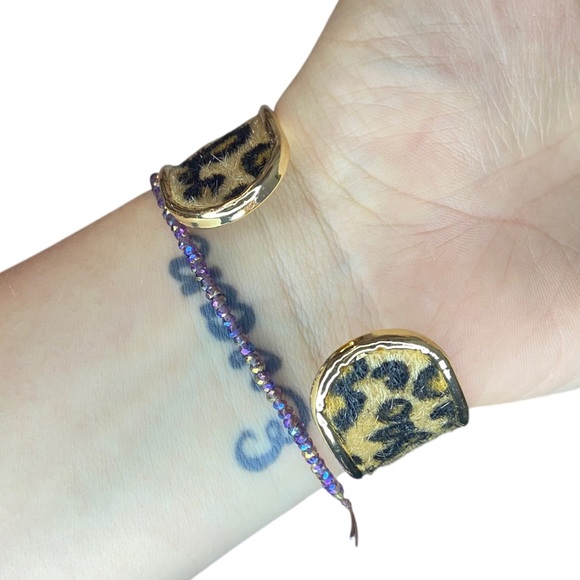🍬7 for $15🍬 Gold tone Cheetah Print Cuff Bracelet CC - Picture 3 of 9